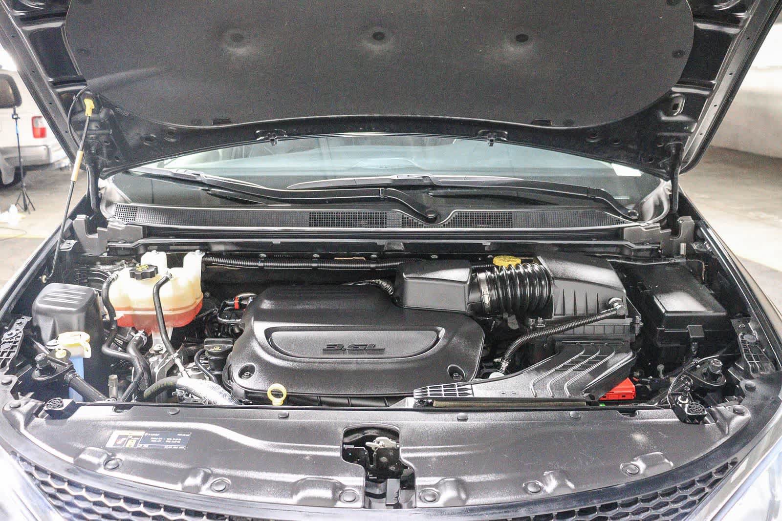 Used 2019 Chrysler Pacifica Limited w/ Advanced Safetytec Group FWD image 29