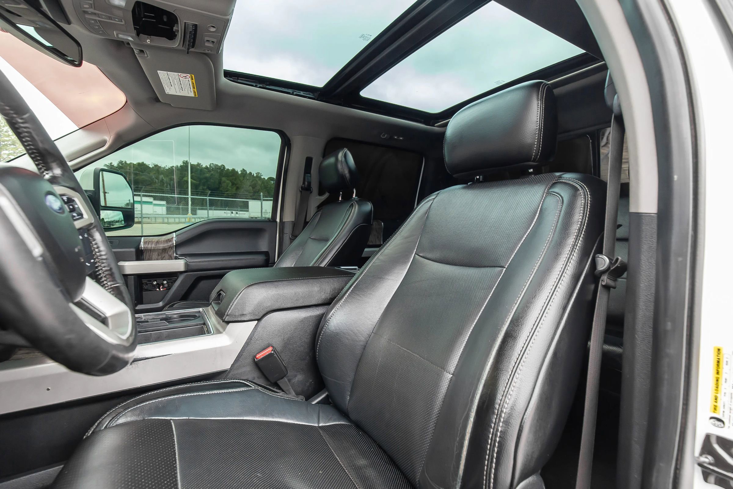 Used 2017 Ford F250 Lariat w/ Lariat Ultimate Package image 17