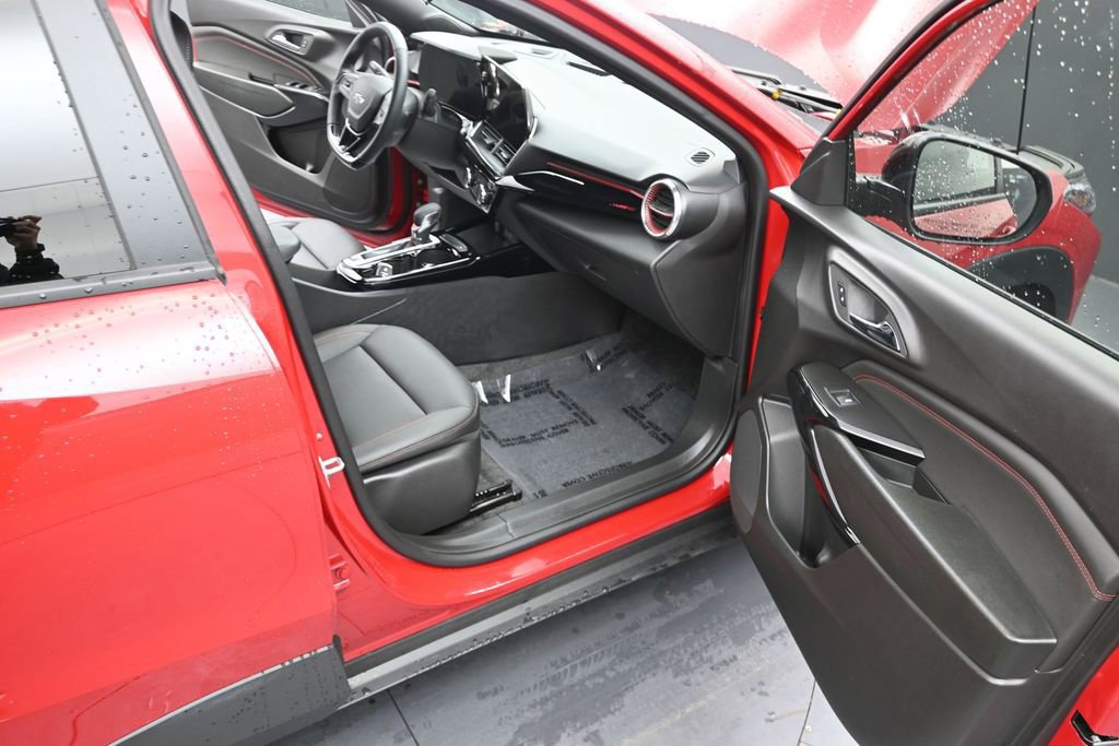Used 2026 Chevrolet Trax RS w/ Driver Confidence Package FWD image 18