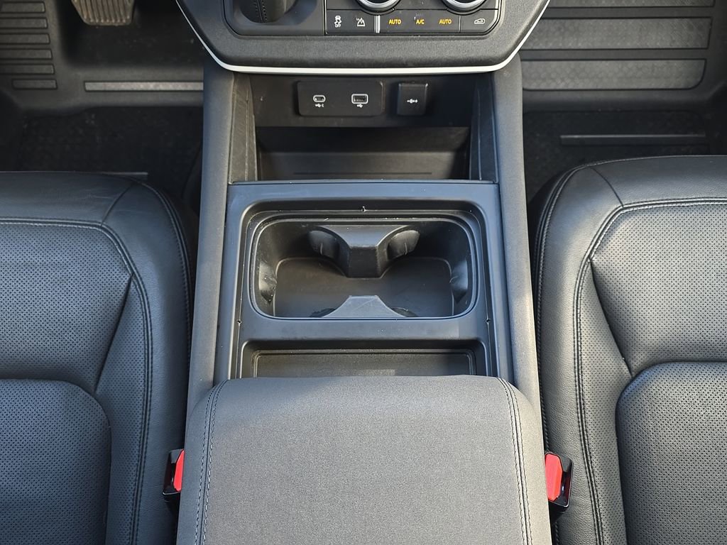 Used 2023 Land Rover Defender 110 SE AWD/4WD image 21