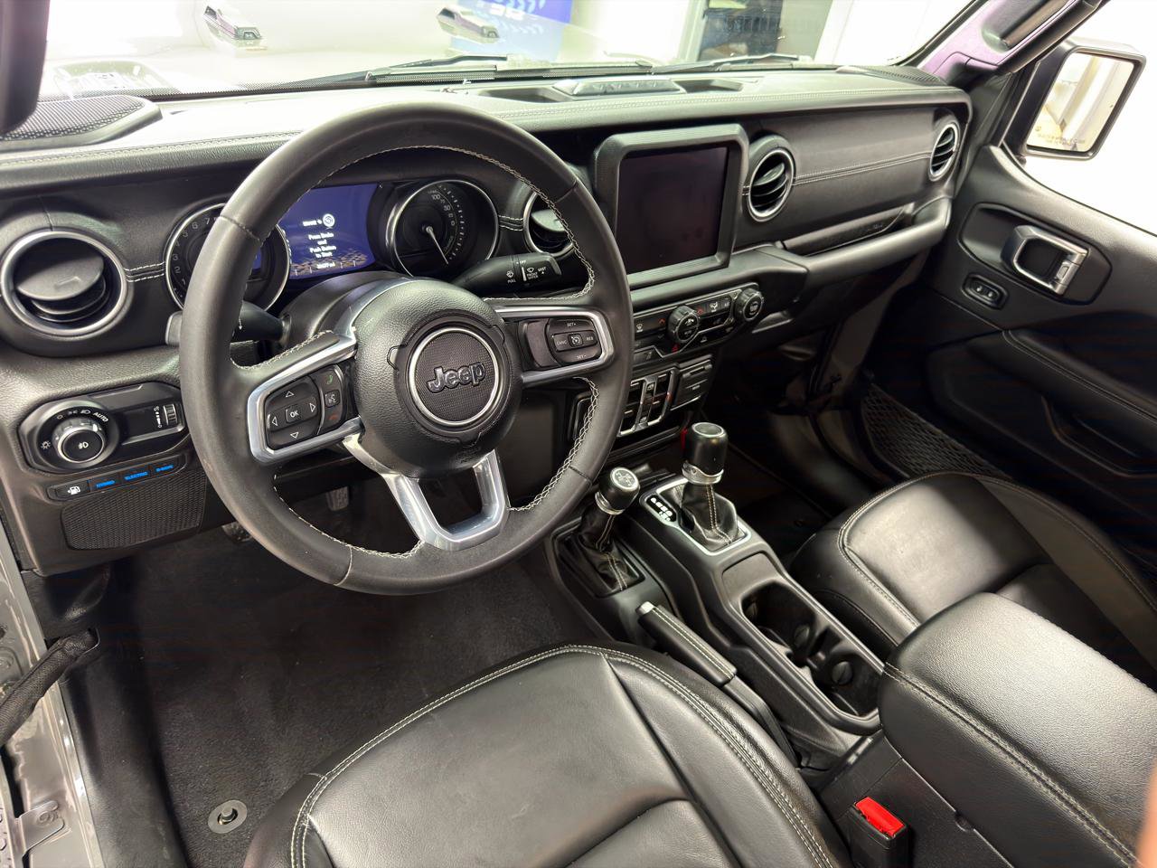 Used 2023 Jeep Wrangler Sahara AWD/4WD image 26