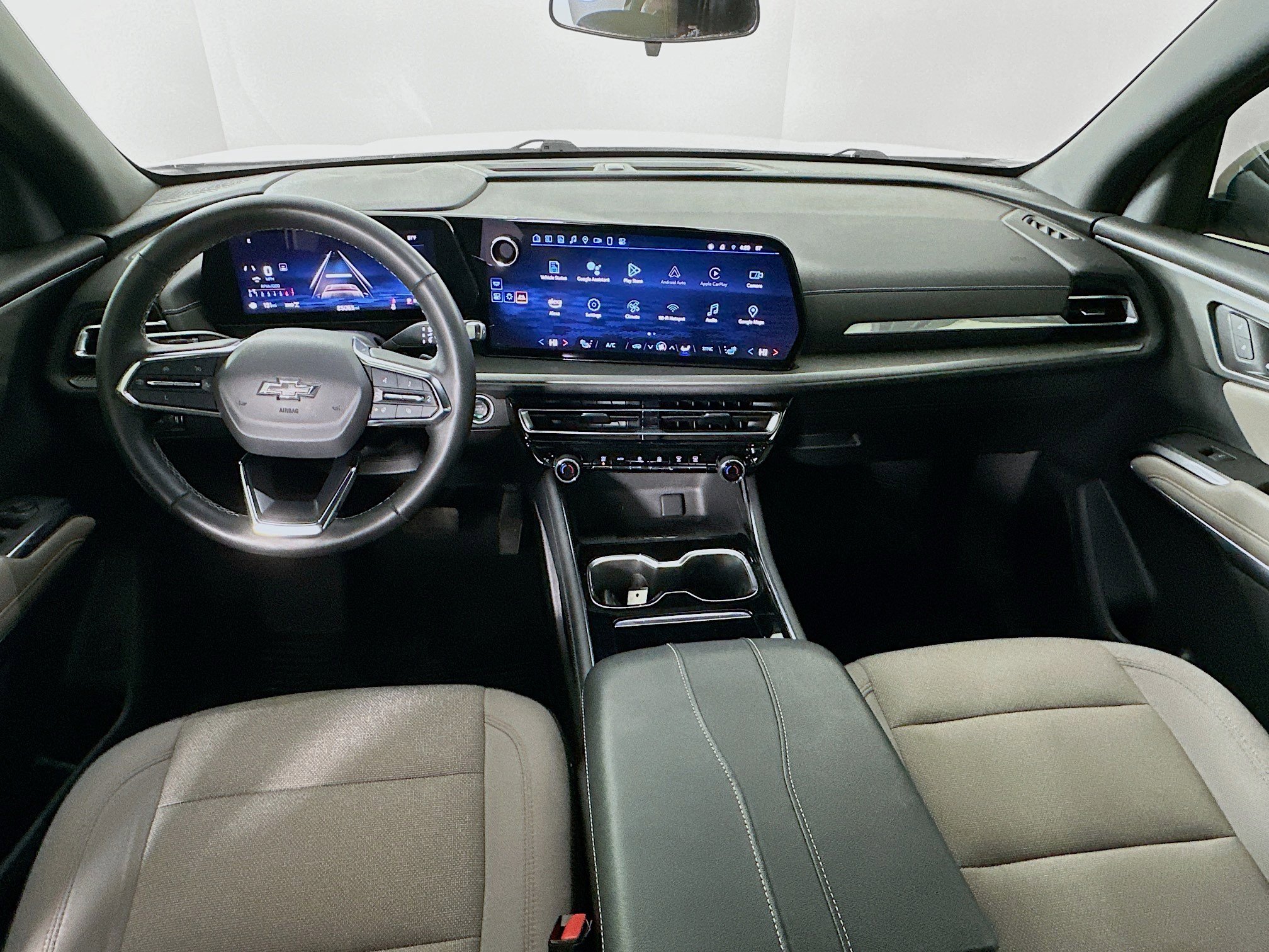 Used 2024 Chevrolet Traverse LT w/ Midnight/Sport Edition image 28