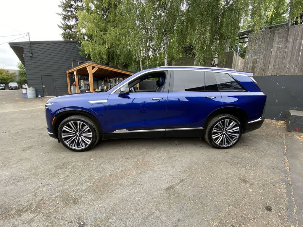 Certified 2026 Cadillac Vistiq Premium Luxury AWD/4WD image 3
