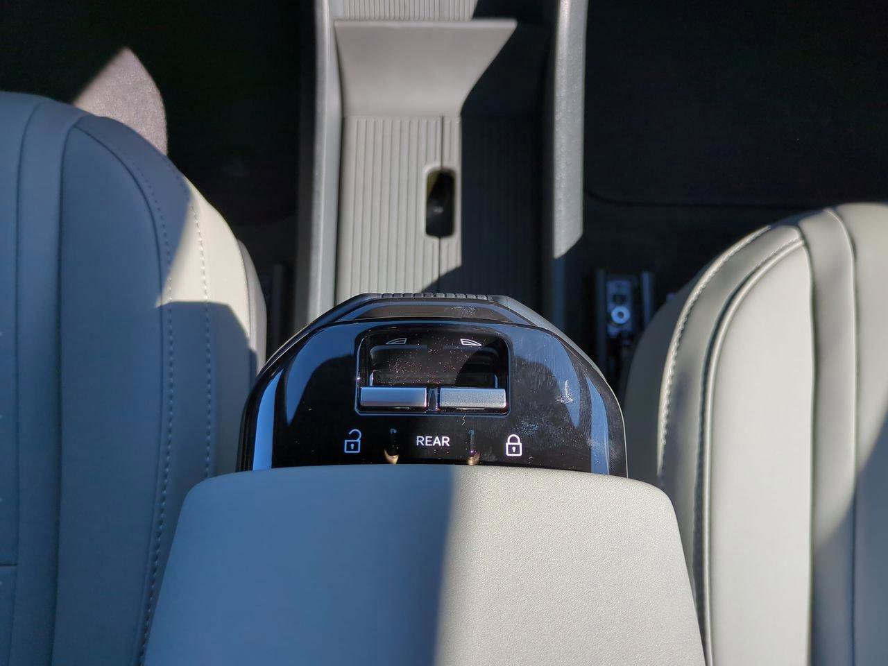 New 2026 Volvo EX30 Cross Country Ultra image 15