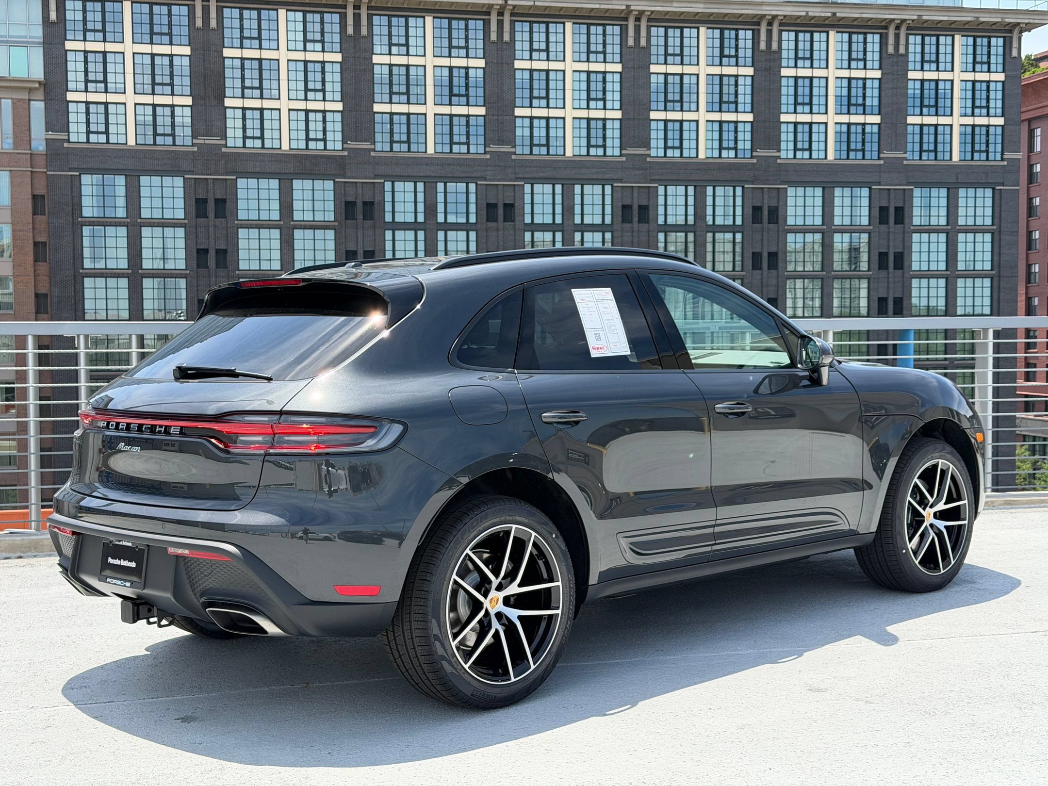 Used 2026 Porsche Macan AWD/4WD image 7