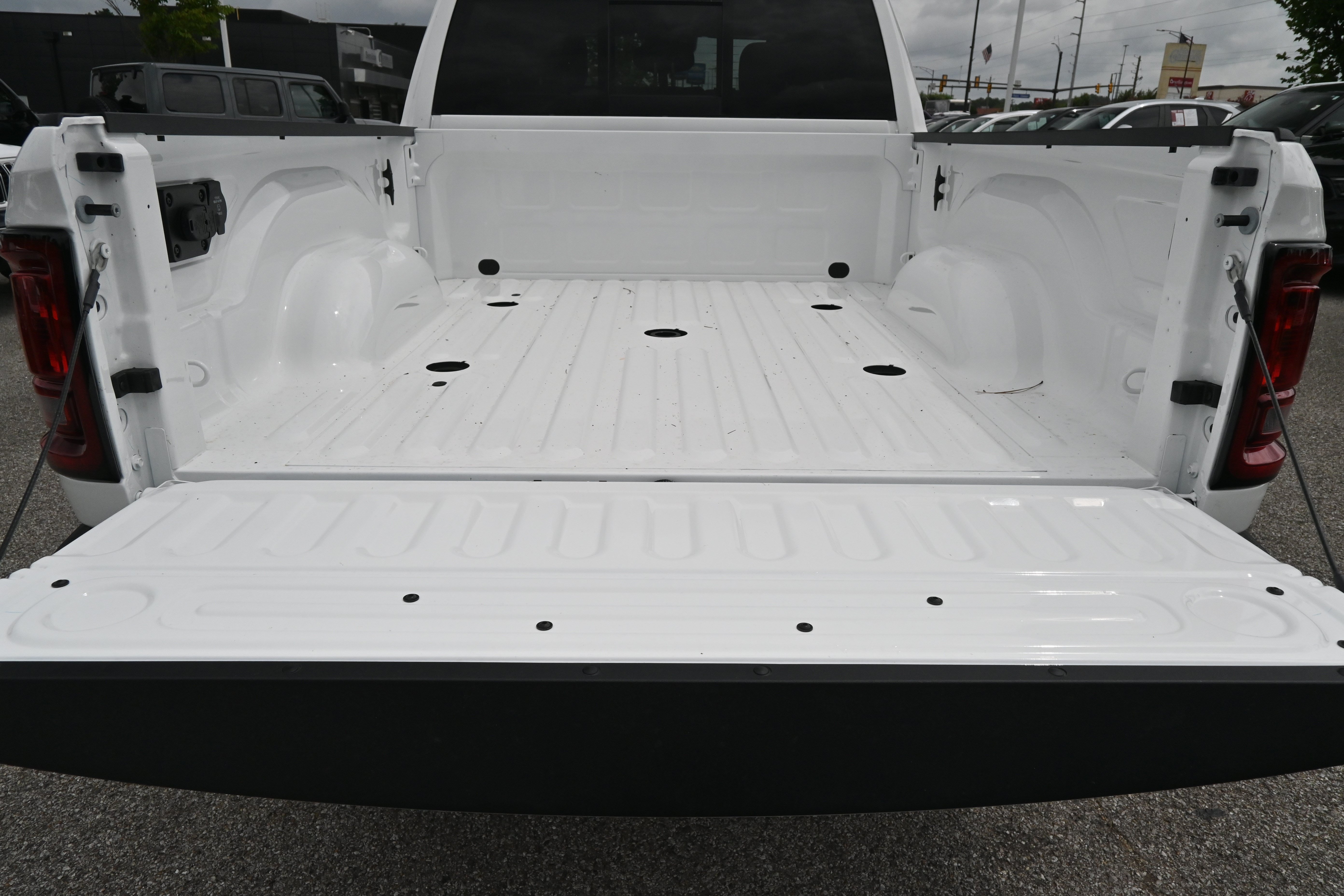New 2026 RAM 2500 Tradesman AWD/4WD image 32