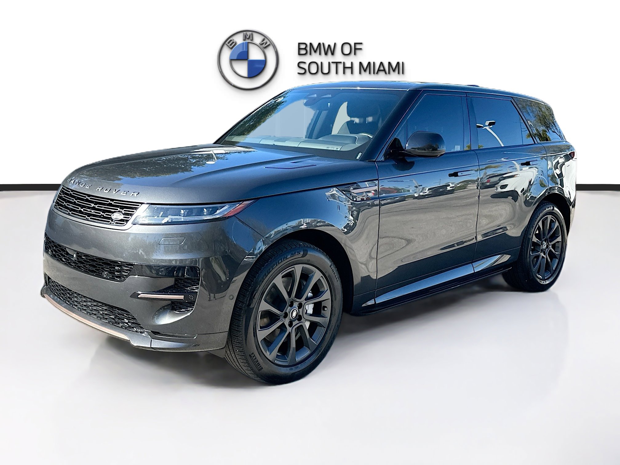 Used 2025 Land Rover Range Rover Sport Dynamic SE image 3