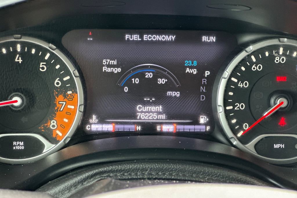 Used 2017 Jeep Renegade Latitude image 23