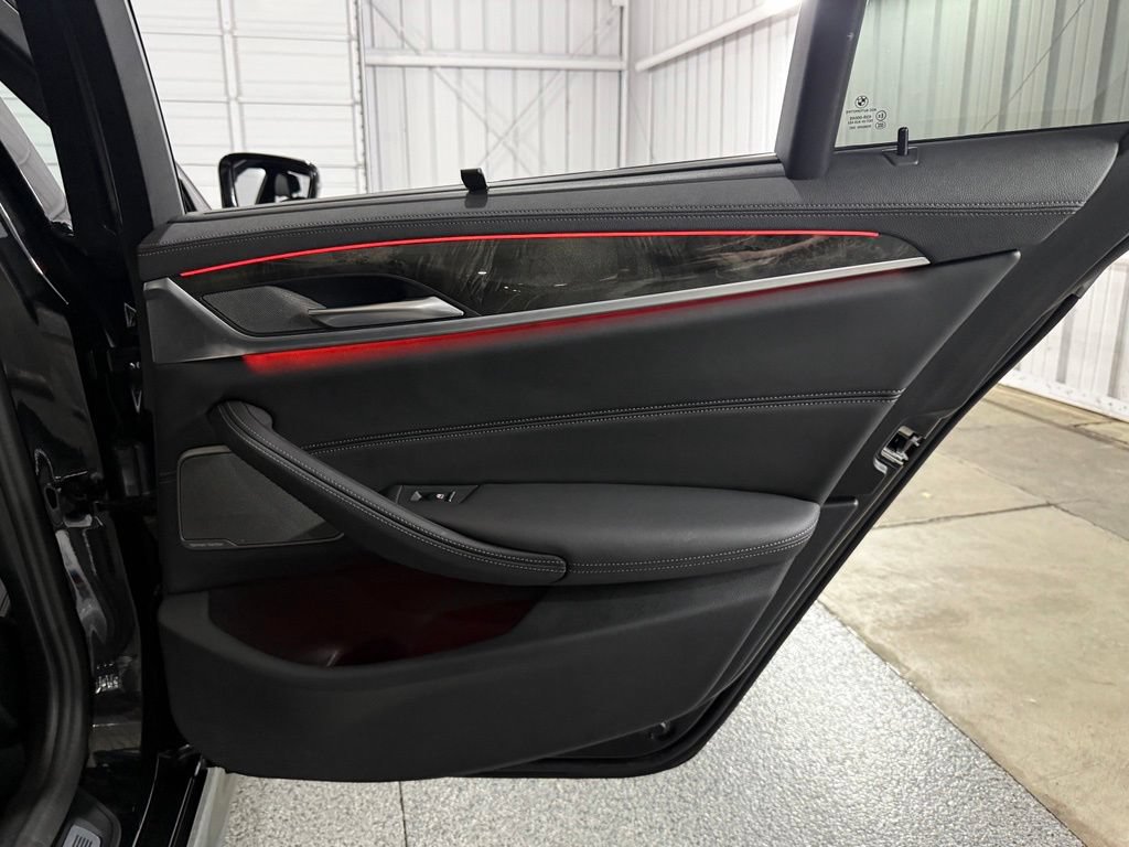 Used 2023 BMW M550i xDrive w/ Executive Package AWD/4WD image 29