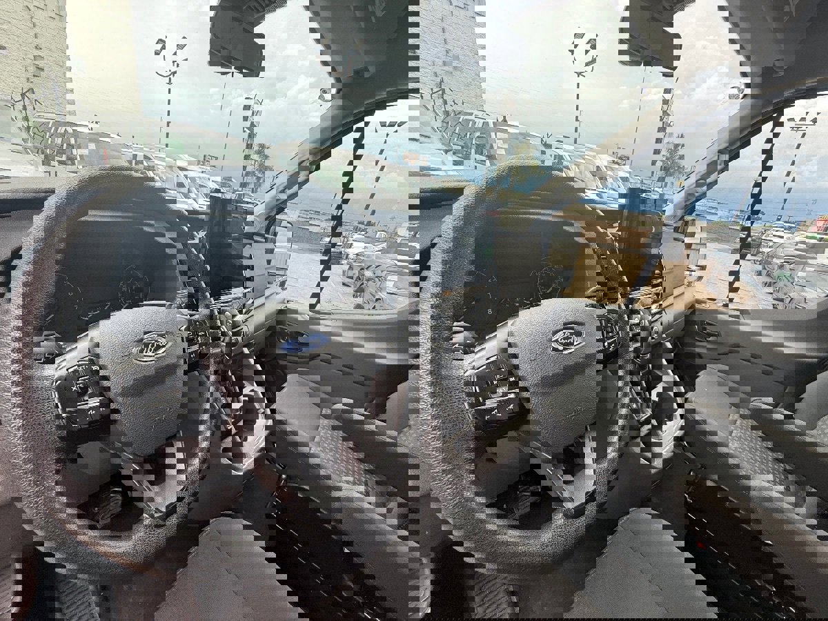 Used 2023 Ford Transit 350 XLT image 21