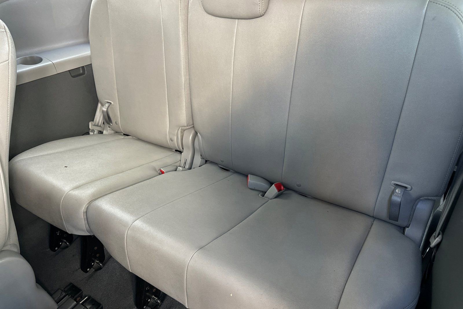 Used 2020 Toyota Sienna XLE FWD image 16