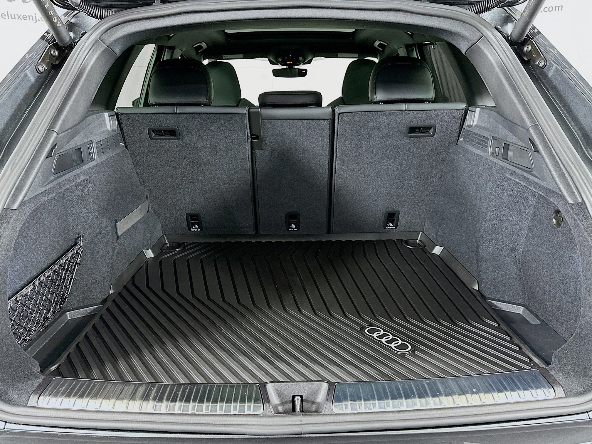 Used 2025 Audi SQ5 Premium Plus w/ Premium Plus Package image 25