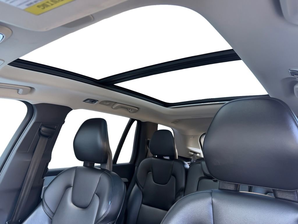 Used 2021 Volvo XC90 T5 Momentum image 20