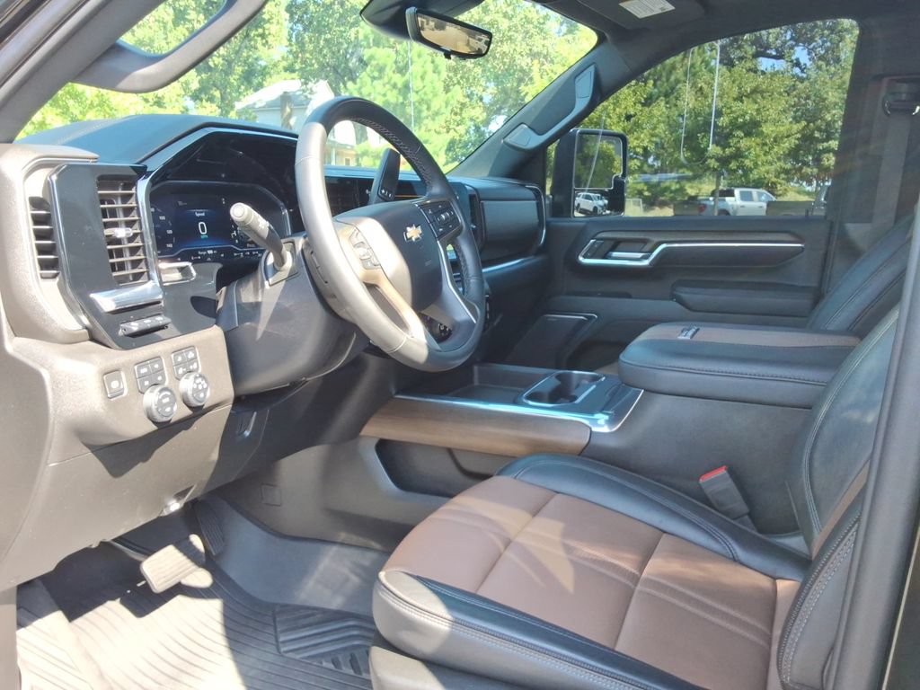 Used 2024 Chevrolet Silverado 3500 High Country w/ High Country Premium Package AWD/4WD image 25