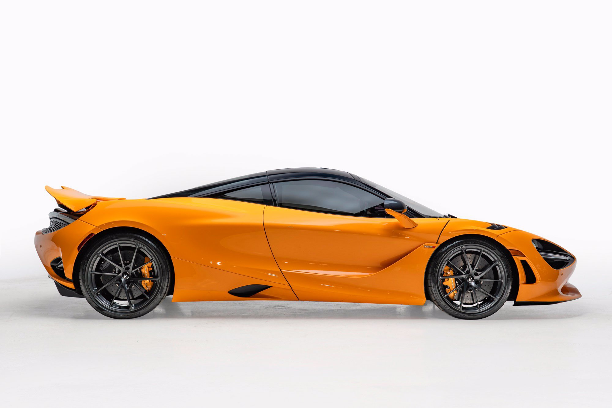 Used 2024 McLaren 750S RWD image 8