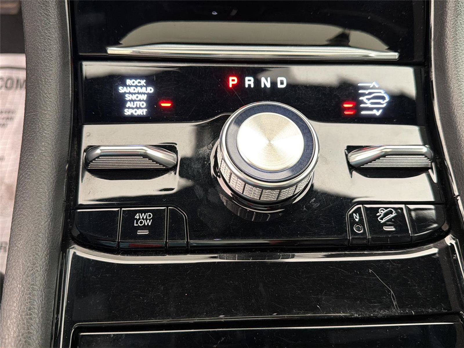 Used 2023 Jeep Grand Cherokee Overland AWD/4WD image 22