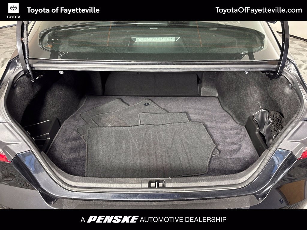 Used 2025 Toyota Camry SE w/ Convenience Package FWD image 11