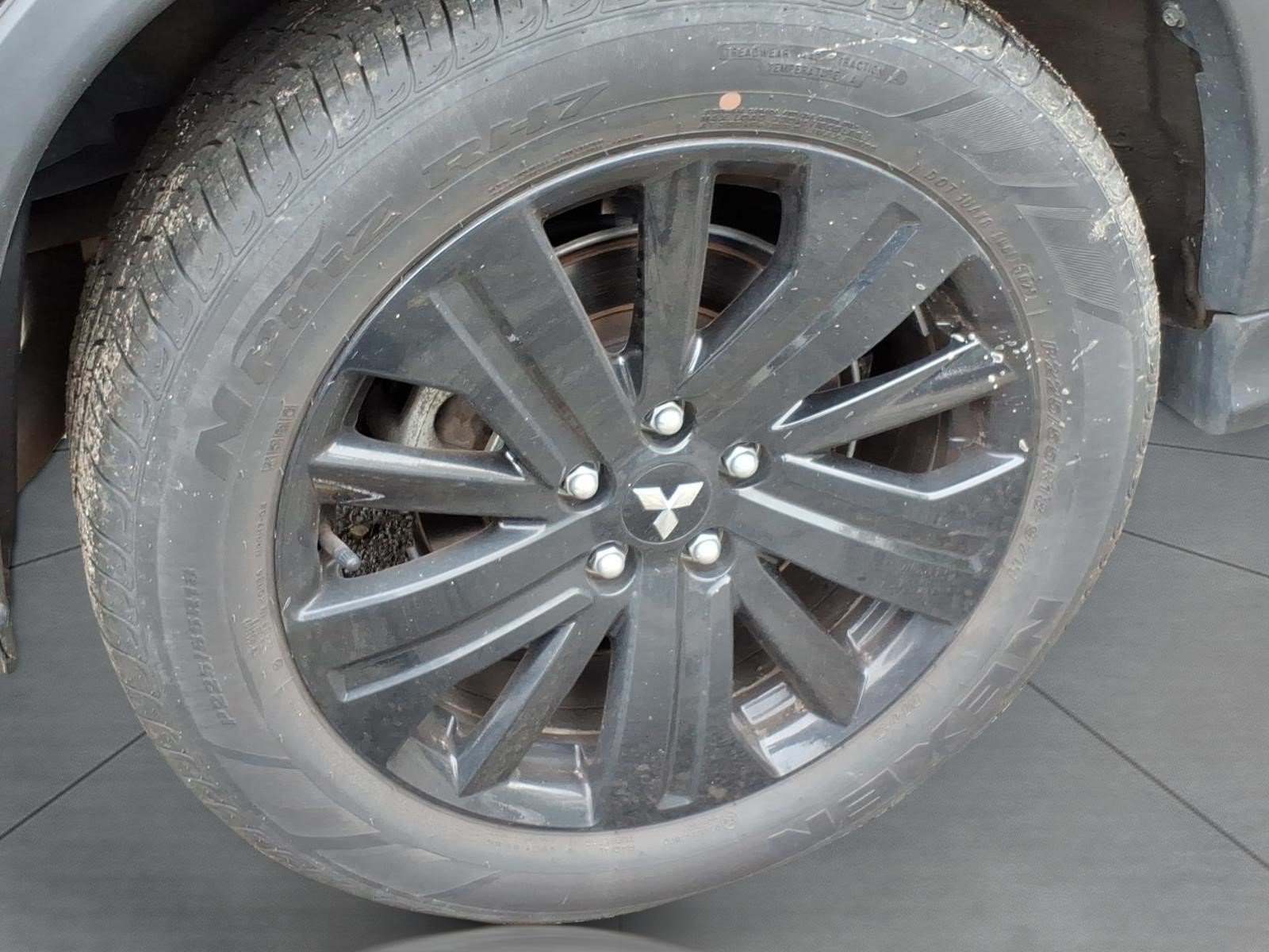 Used 2025 Mitsubishi Outlander Sport LE AWD/4WD image 5