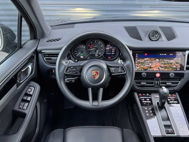 Certified 2026 Porsche Macan AWD/4WD image 19
