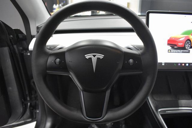 Used 2025 Tesla Model Y Long Range image 24