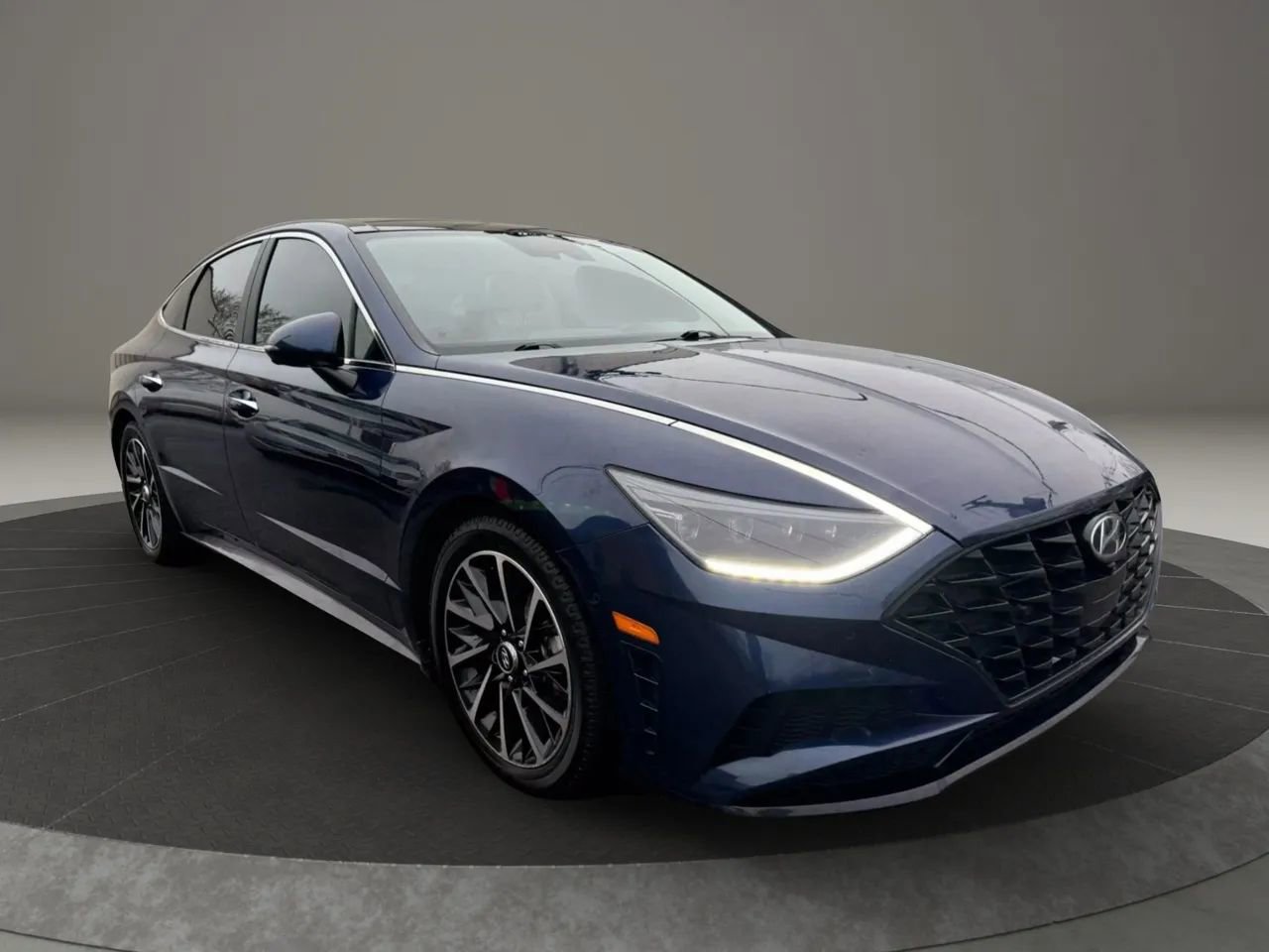 Used 2021 Hyundai Sonata Limited w/ Winter Weather Package image 3