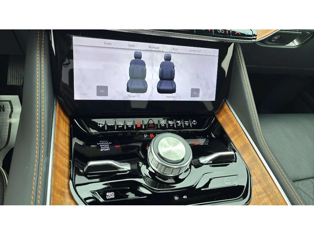Used 2025 Jeep Grand Wagoneer L Series III w/ Rear Seat Video Group 1 AWD/4WD image 27