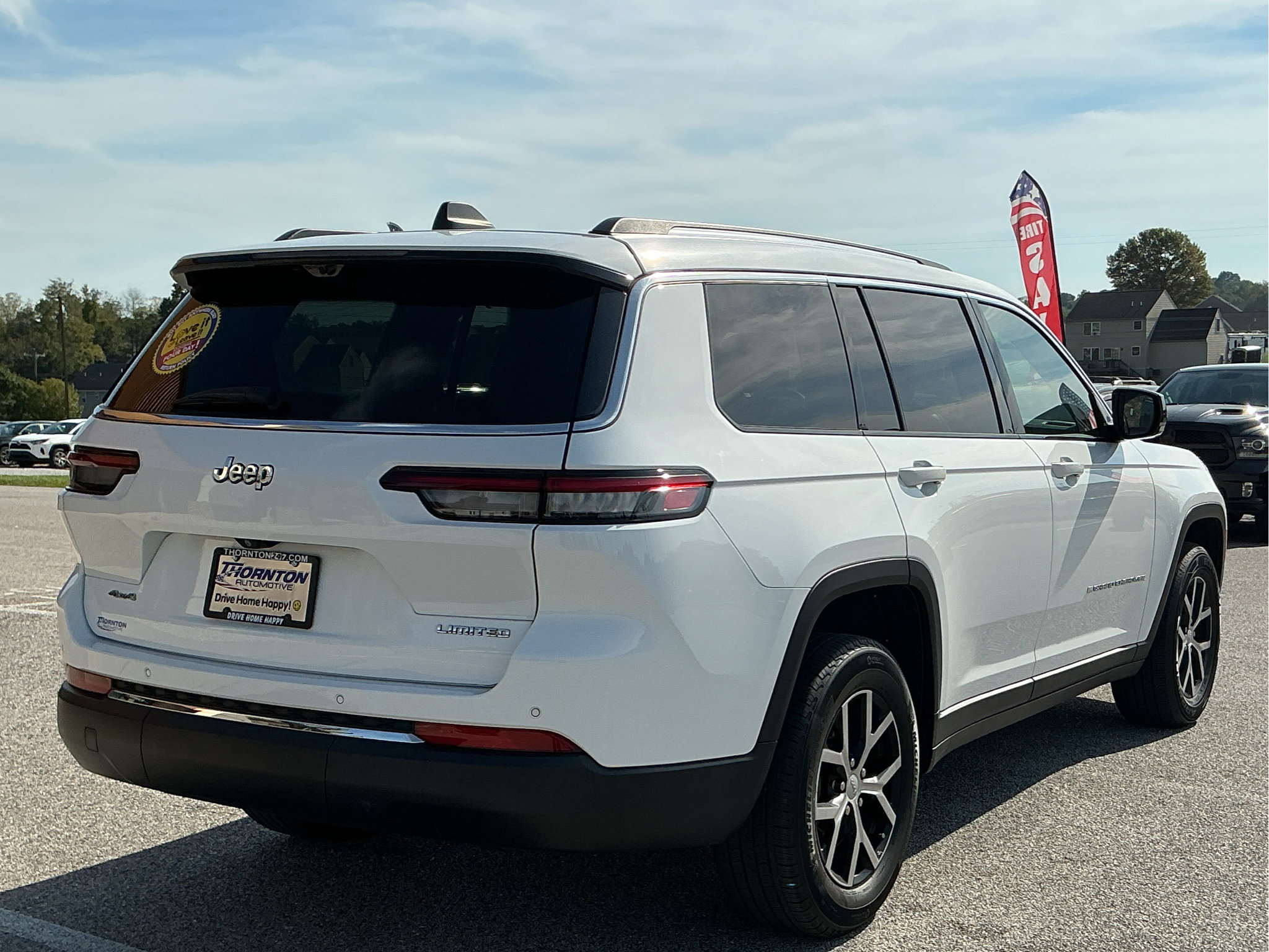 Used 2023 Jeep Grand Cherokee L Limited w/ Luxury Tech Group II AWD/4WD image 2