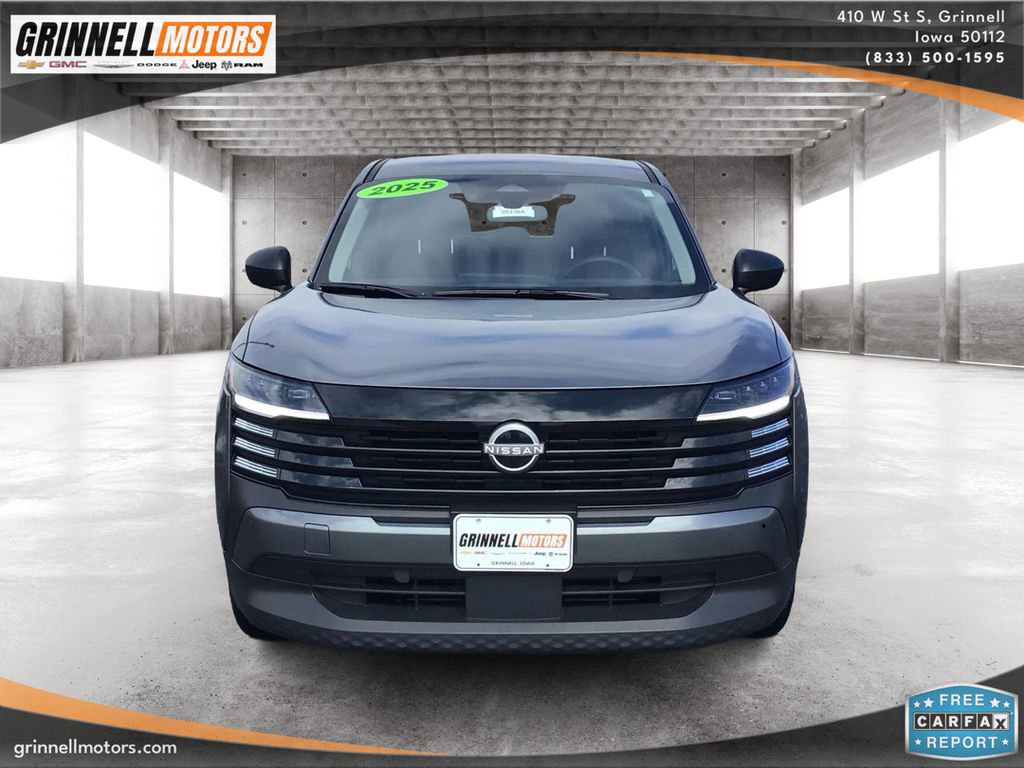 Used 2025 Nissan Kicks S image 2