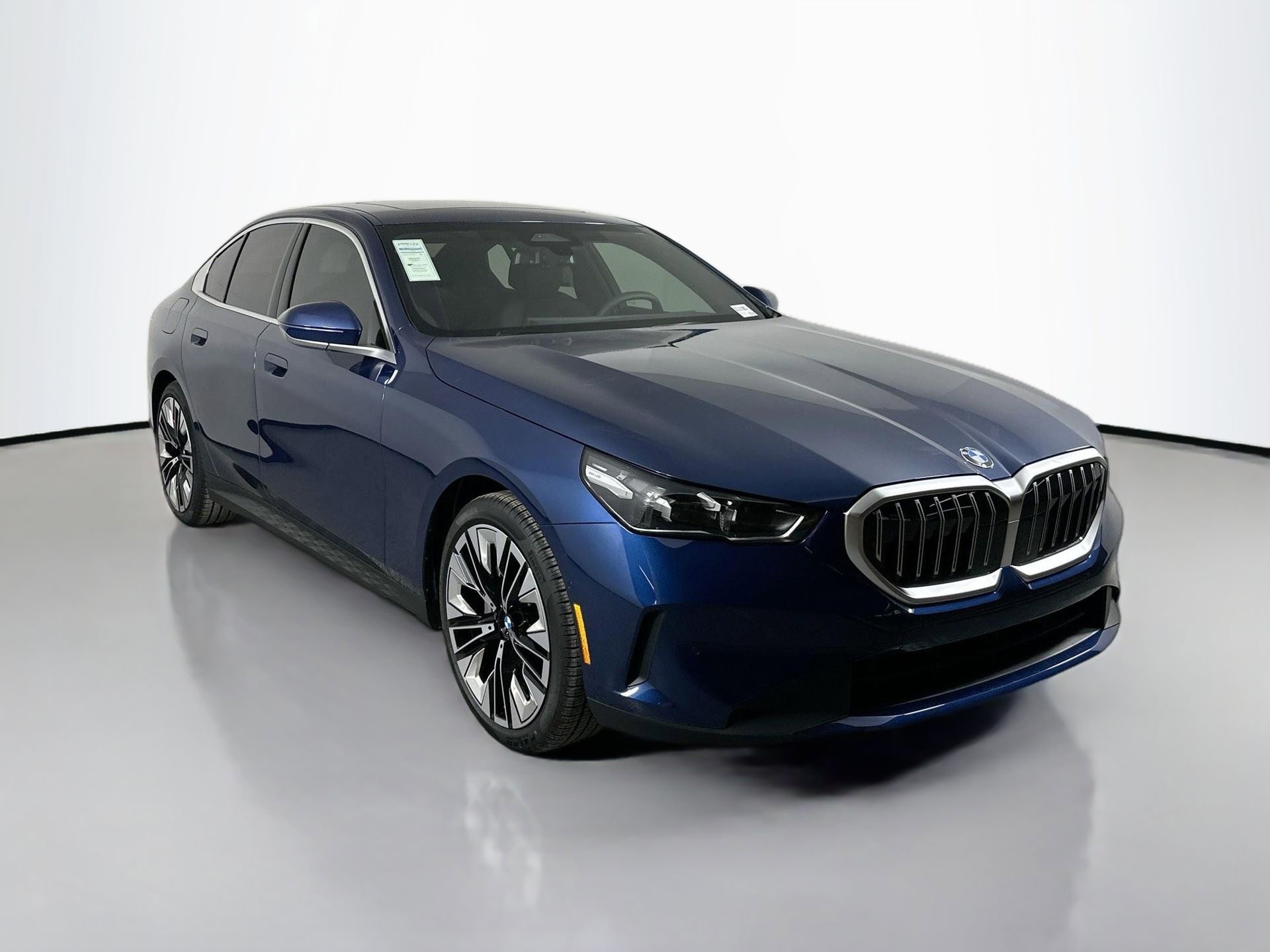 Used 2025 BMW 530i image 4