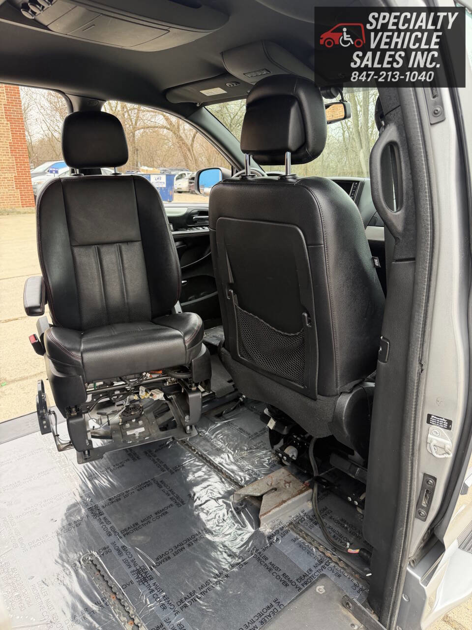 Used 2014 Dodge Grand Caravan R/T image 28