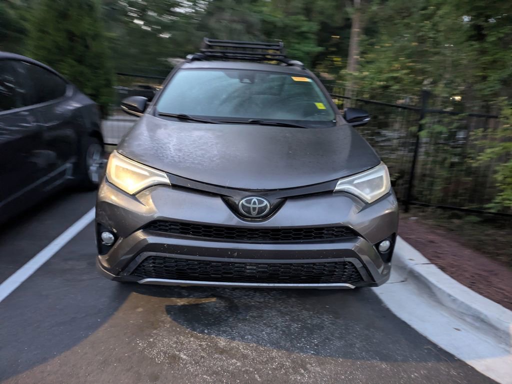Used 2018 Toyota RAV4 SE w/ Power Extra Value Package FWD image 2
