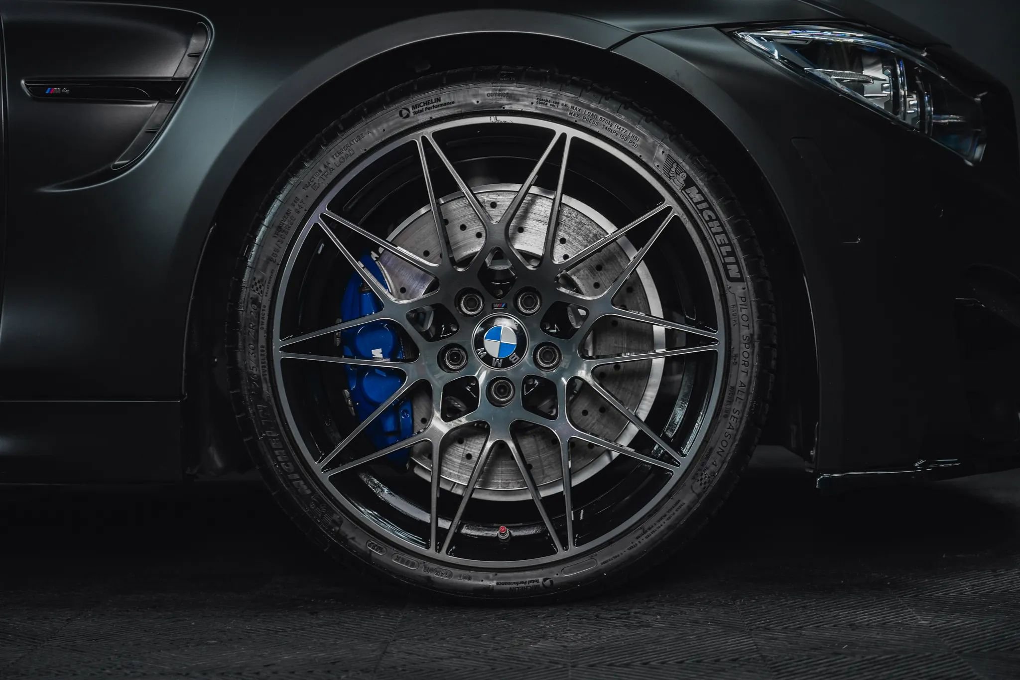 Used 2019 BMW M4 Coupe w/ Competition Package image 16