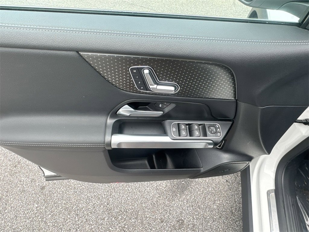 Used 2024 Mercedes-Benz EQB 250+ image 15