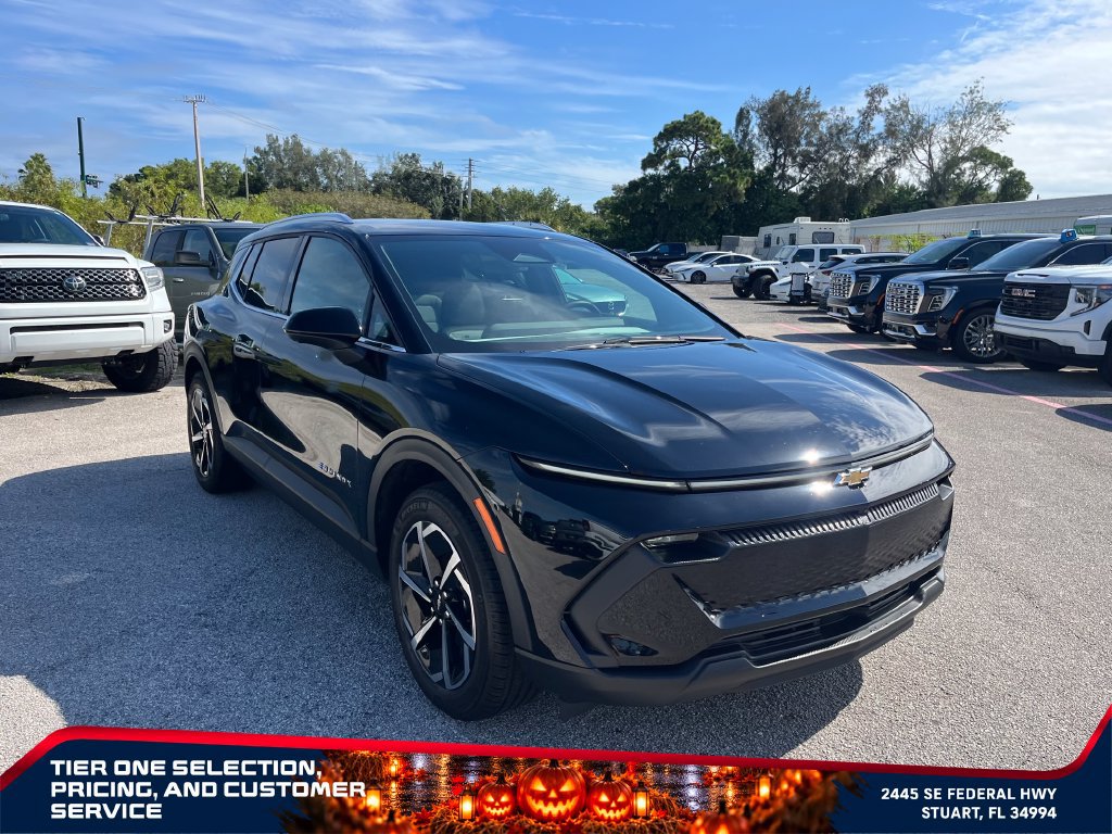 Used 2026 Chevrolet Equinox EV LT FWD image 3