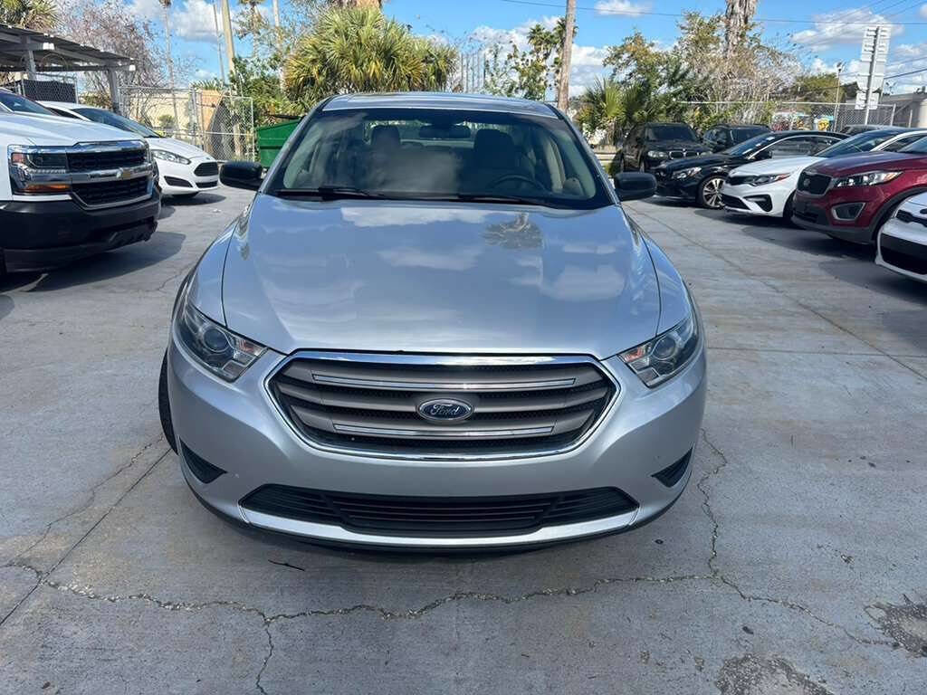 Used 2017 Ford Taurus SE FWD image 1