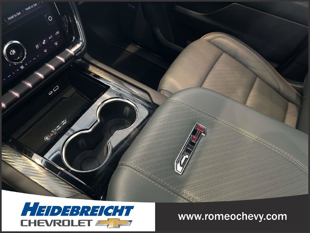 Used 2025 GMC Yukon AT4 w/ AT4 Premium Plus Package AWD/4WD image 26