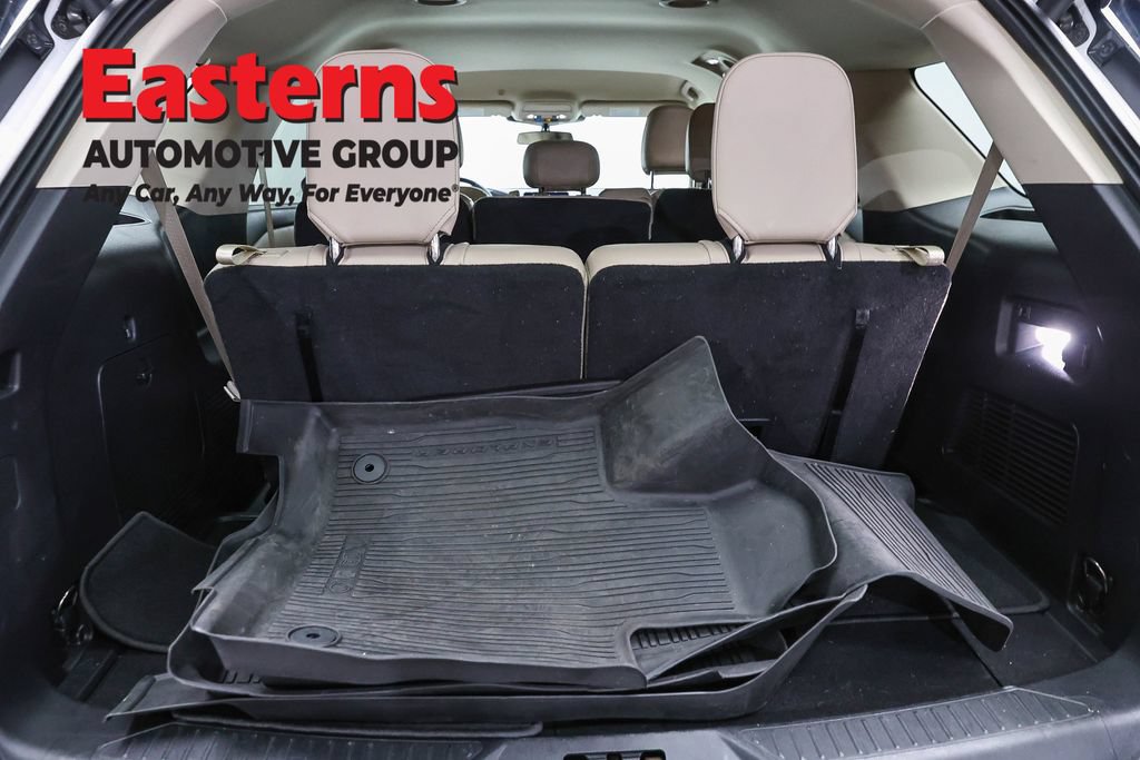 Used 2022 Ford Explorer XLT w/ Equipment Group 202A AWD/4WD image 9