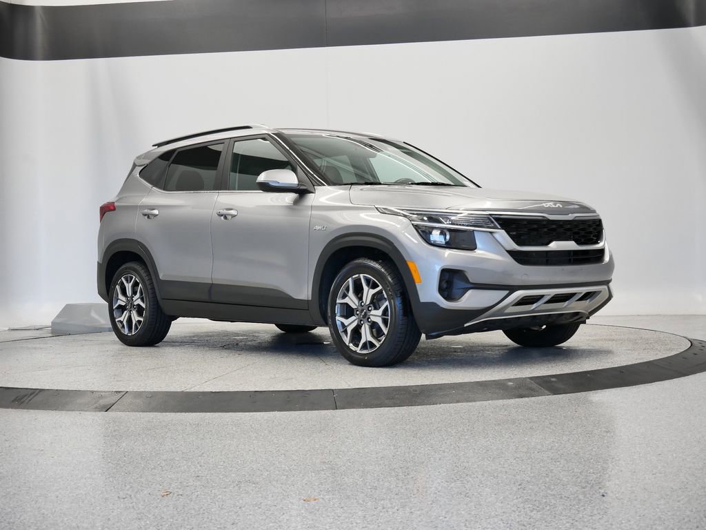 Used 2022 Kia Seltos EX image 47