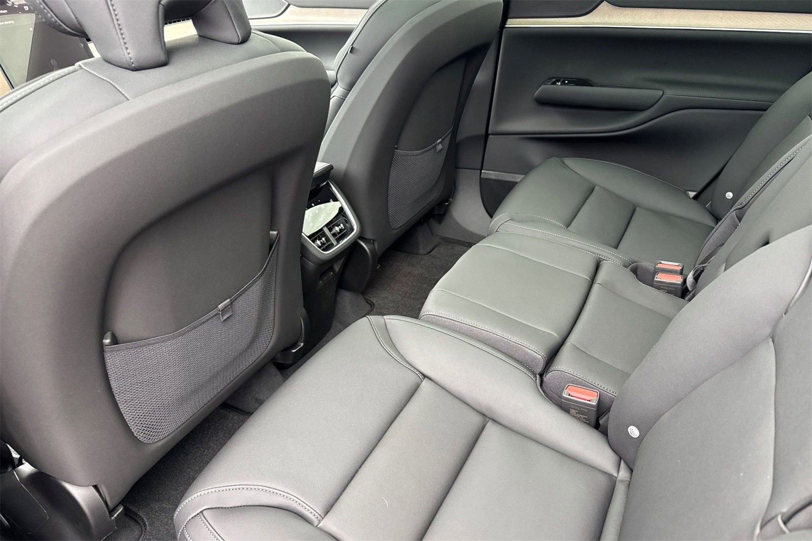 New 2025 Volvo EX90 Plus w/ Protection Package Premier image 4