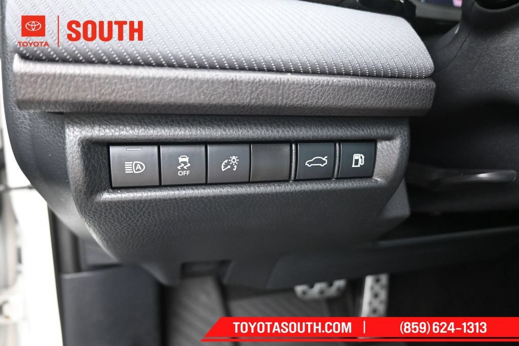 Used 2025 Toyota Camry SE w/ Convenience Package FWD image 25