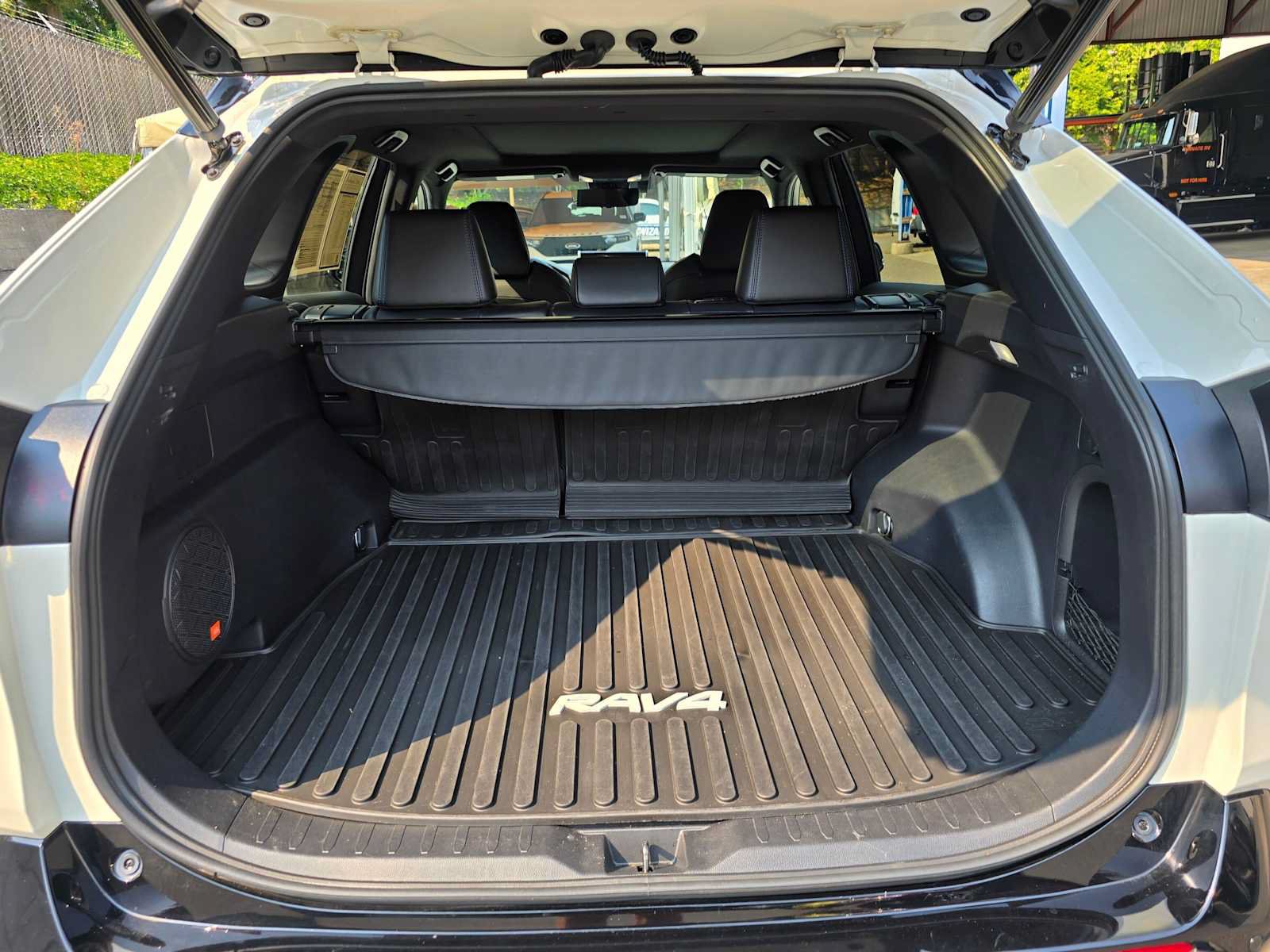 Used 2022 Toyota RAV4 XSE AWD/4WD image 14
