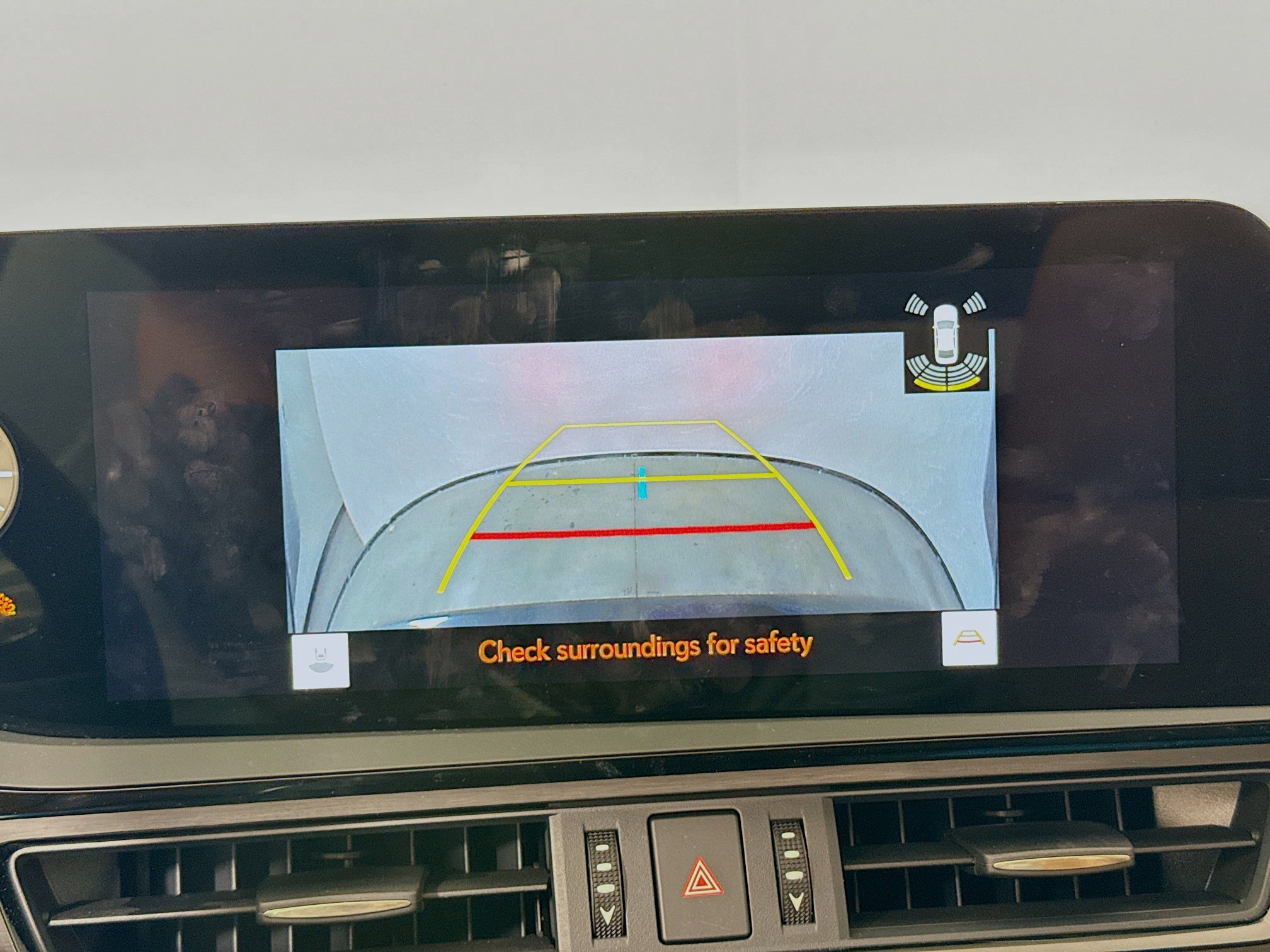 Used 2025 Lexus ES 300h w/ Premium Package image 17