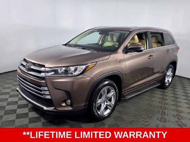 Used 2018 Toyota Highlander Limited FWD image 3