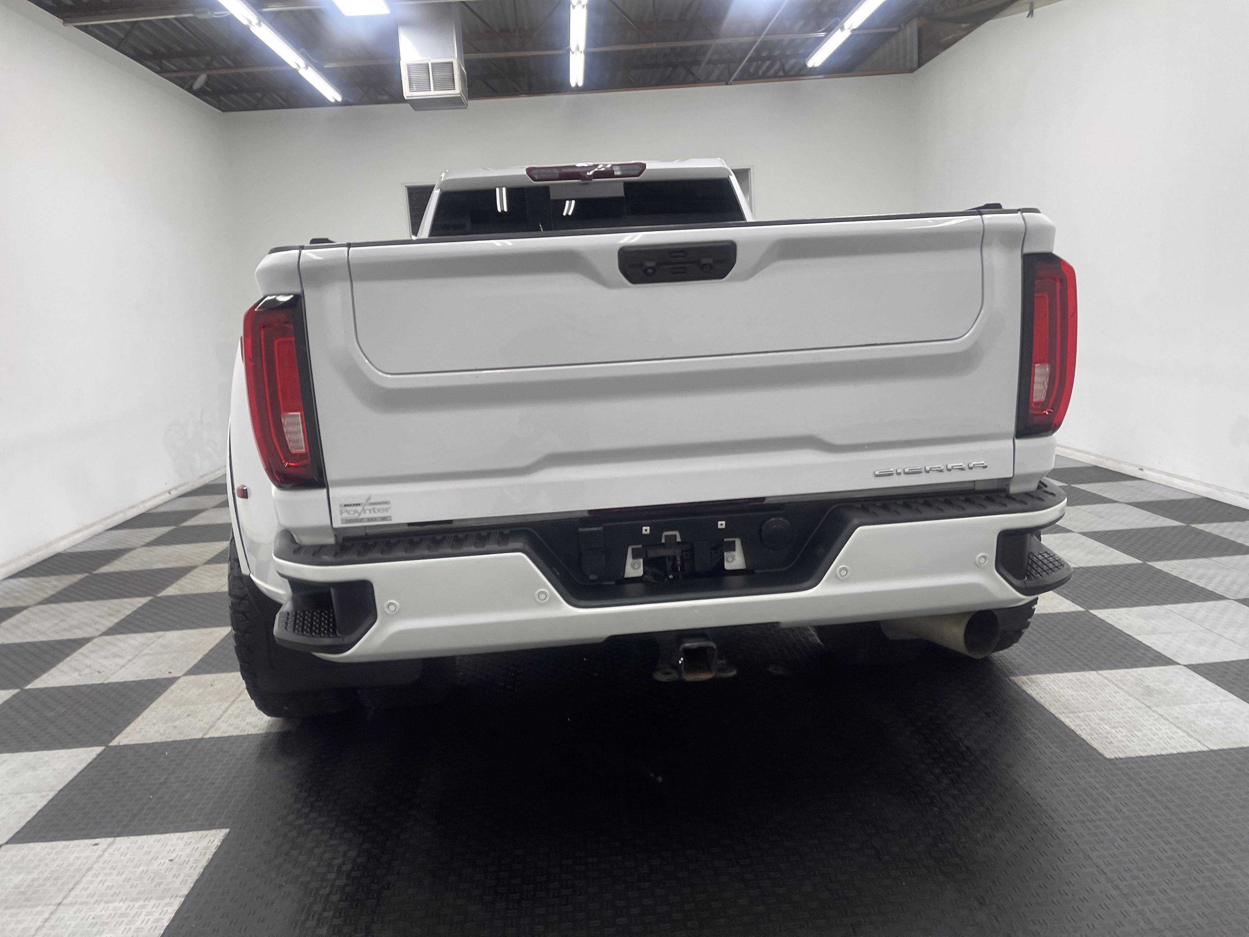 Used 2023 GMC Sierra 3500 Denali image 3