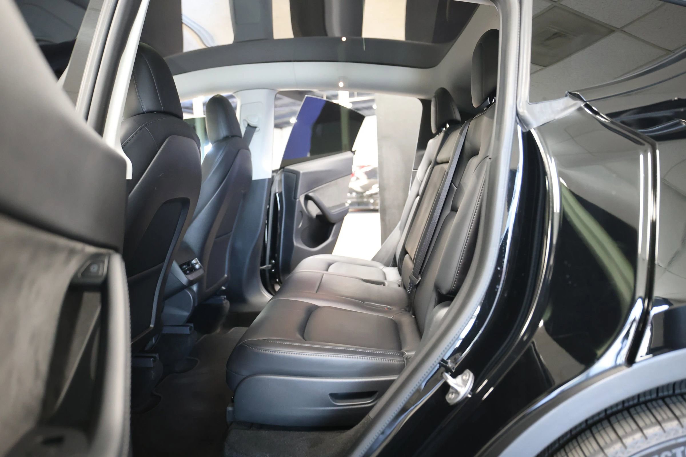 Used 2021 Tesla Model Y Long Range image 49