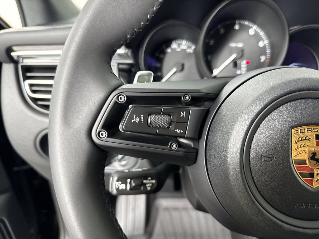 New 2026 Porsche Macan AWD/4WD image 37