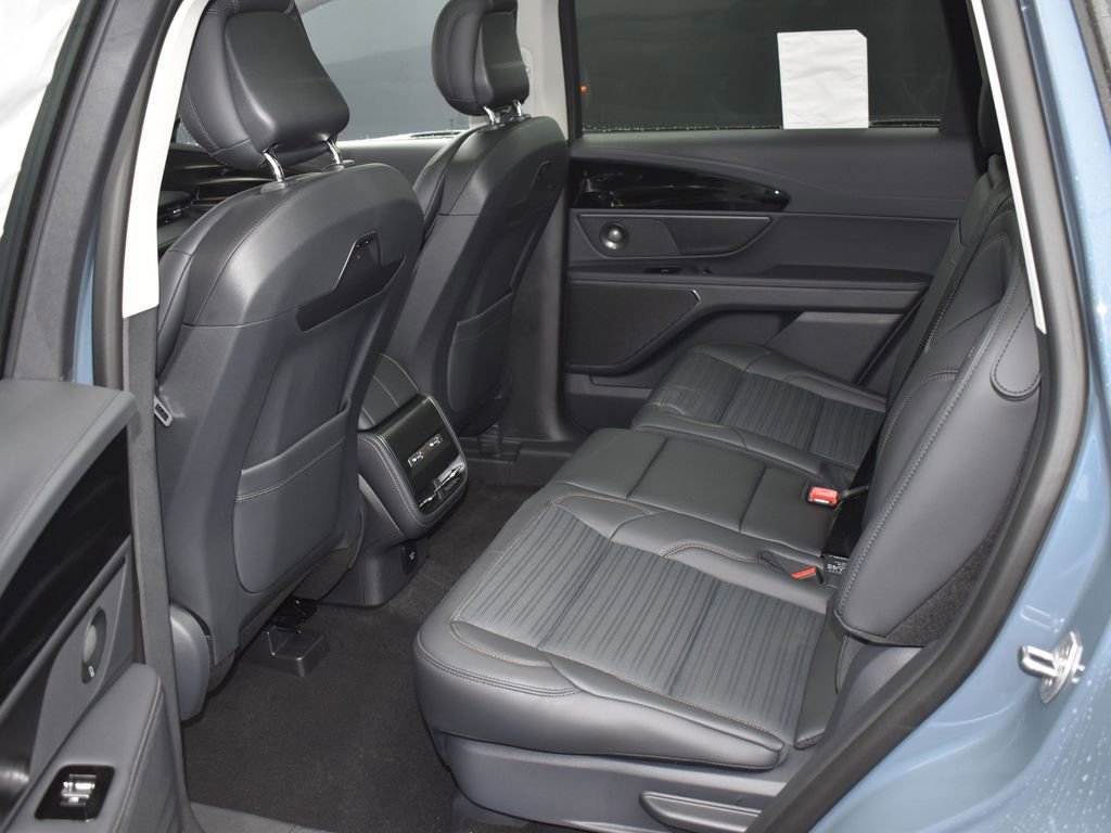 New 2026 Lincoln Nautilus Reserve w/ Jet Appearance Package AWD/4WD image 11