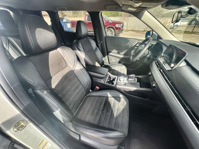 Used 2024 Mitsubishi Outlander SE image 27