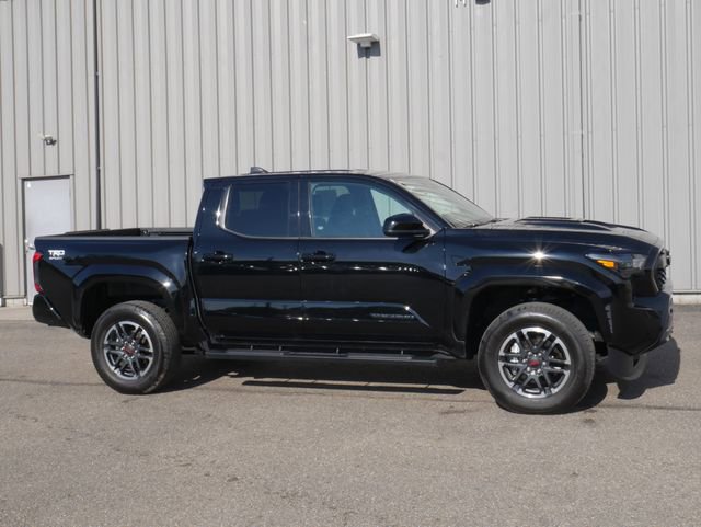 Used 2025 Toyota Tacoma TRD Sport AWD/4WD image 6