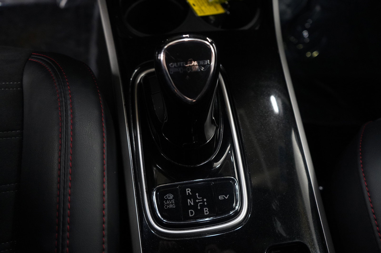 Used 2022 Mitsubishi Outlander LE image 19